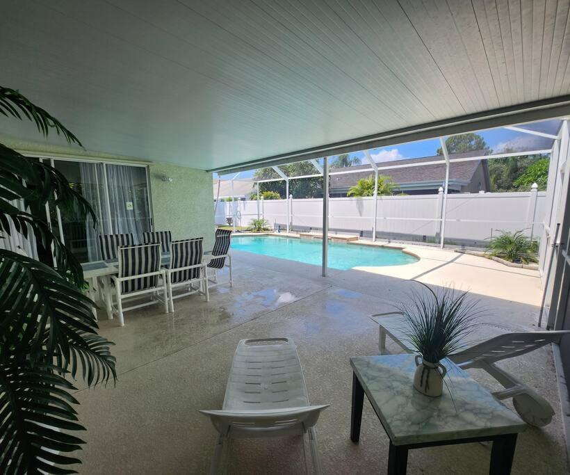 Villa Charming 3be 2ba Solar Heated Pool *