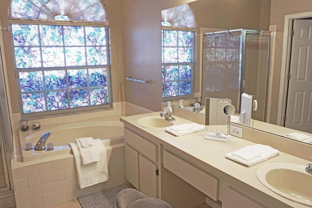 Villa Charming 3be 2ba Solar Heated Pool Tampa