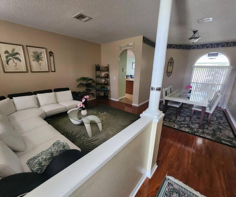 Charming 3be 2ba Solar Heated Pool Villa Tampa
