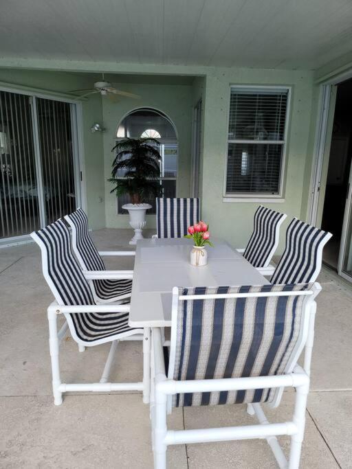 Villa Charming 3be 2ba Solar Heated Pool *