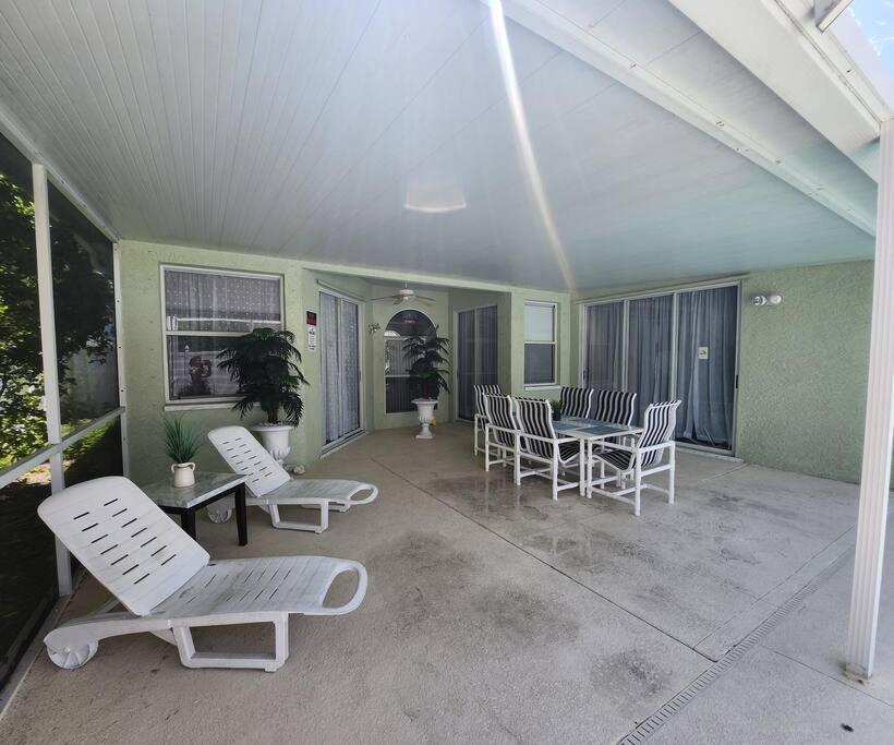 Villa Charming 3be 2ba Solar Heated Pool Tampa