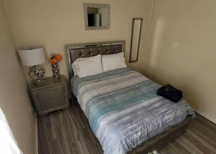 Charming Vacation House 3Be 2Ba Solar Heated Pool